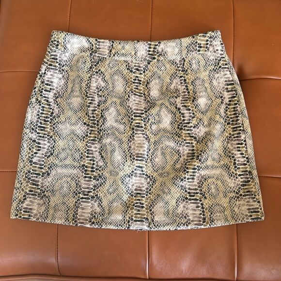 Snake Print Mini Skirt Size: M - Picture 3 of 6
